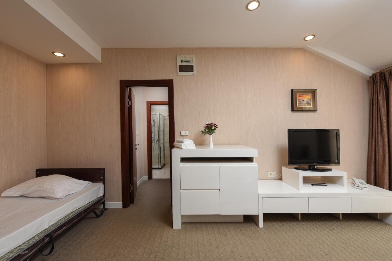 Family Hotel Zane 帕格 外观 照片